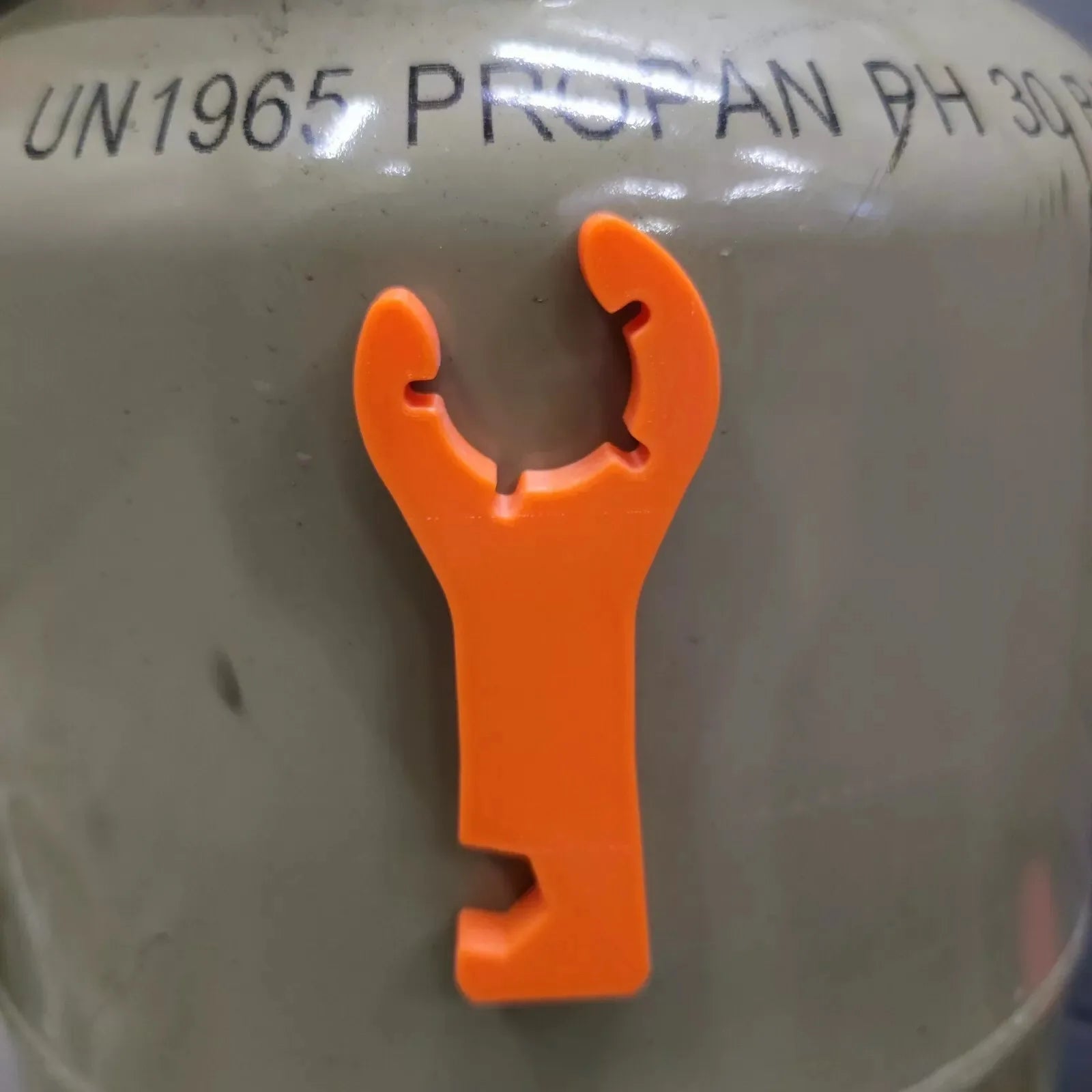 Gasflaschen-Schraubenschlüssel 2in1 Magnet RV